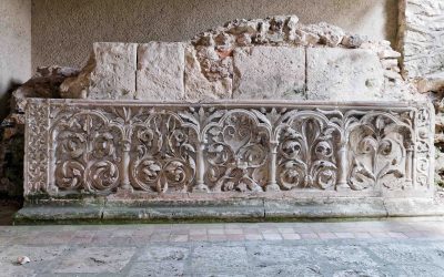 Le tombeau de l’évêque Jean de Salisbury (12e siècle)